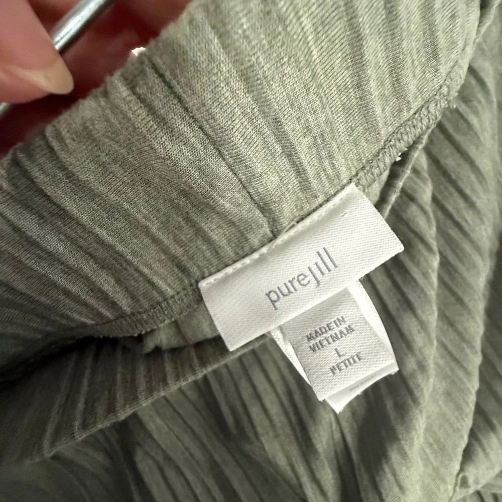J Jill Pure Jill Pleated Top and Wide Leg Matching Set Sage Green Large Petite - Picture 3 of 12